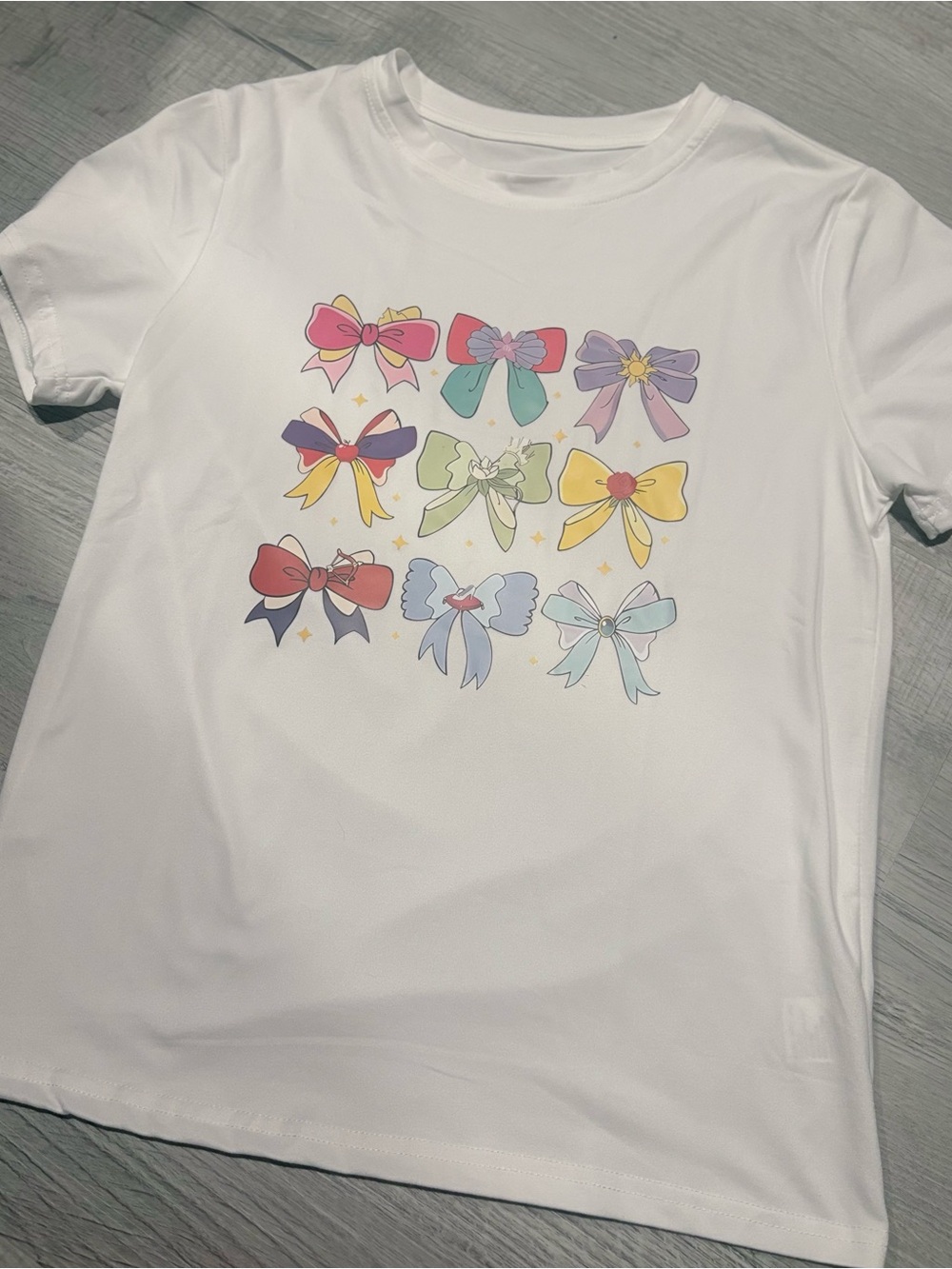 White Women’s T-Shirt with Princess Bow Print